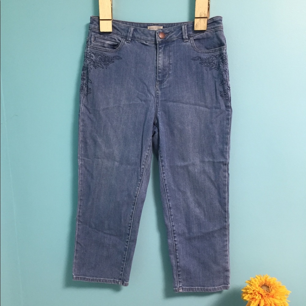 🚨Coldwater Creek embroidered crop jeans